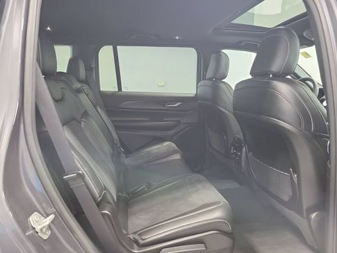 Used 2024 Jeep Grand Cherokee L Altitude AWD/4WD image 20