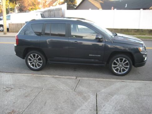 Used 2014 Jeep Compass Limited w/ Sun/Sound Group image 4