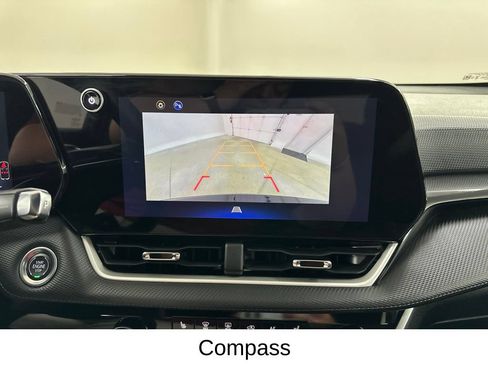 Used 2025 Chevrolet Equinox LT FWD image 46