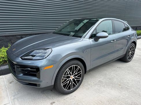 Used 2026 Porsche Cayenne E-Hybrid Coupe AWD/4WD image 7