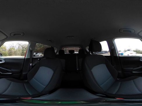 Used 2025 Kia Soul LX w/ LX Technology Package image 37