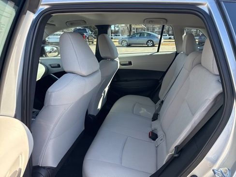 Used 2025 Toyota Corolla Cross L image 10