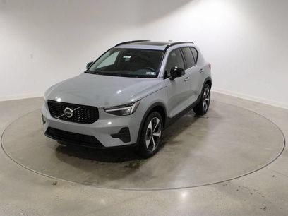 Used 2026 Volvo XC40 B5 Core w/ Climate Package