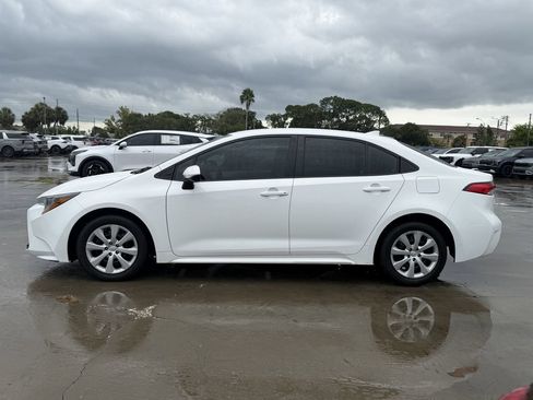 Used 2024 Toyota Corolla LE FWD image 7