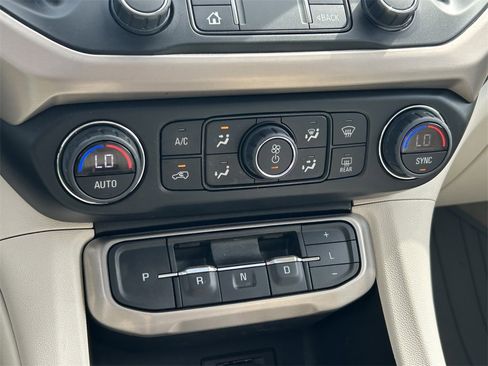 Used 2023 GMC Acadia Denali w/ Denali Ultimate Package image 35