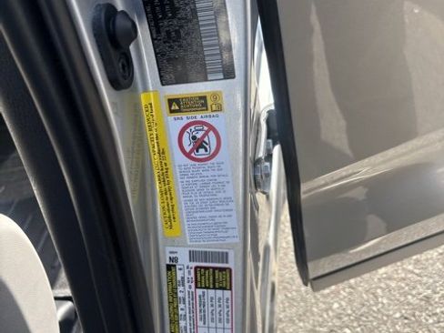 Used 2019 Toyota Highlander XLE image 25