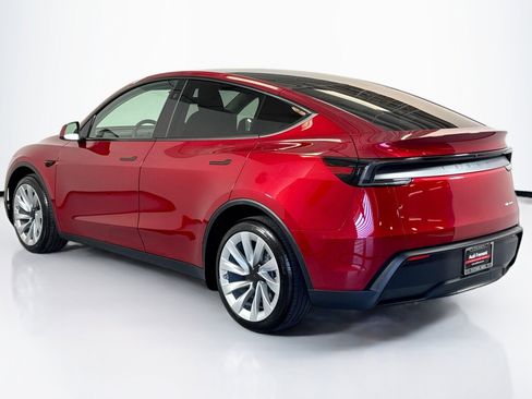 Used 2026 Tesla Model Y Long Range image 7