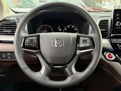 Certified 2026 Honda Odyssey Touring image 24
