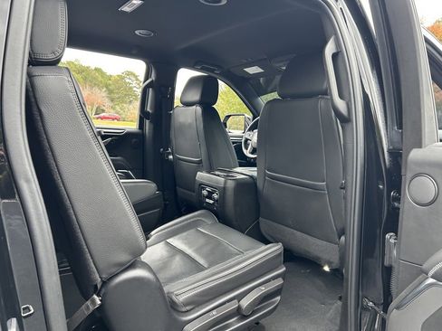 Used 2022 GMC Yukon XL Denali image 53