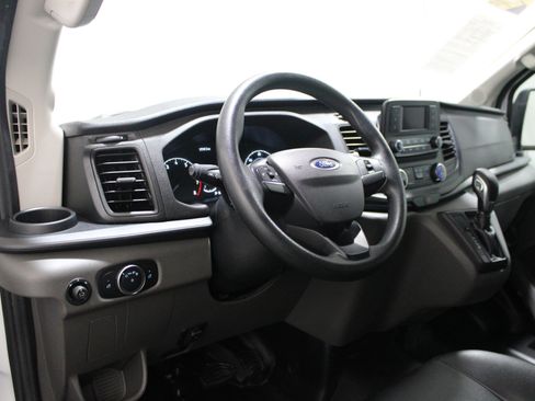 Used 2022 Ford Transit 350 DRW RWD image 2