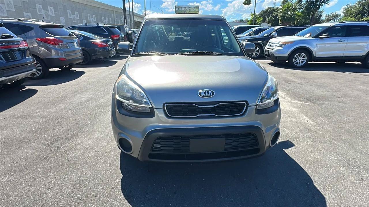 Used 2013 Kia Soul + FWD image 9