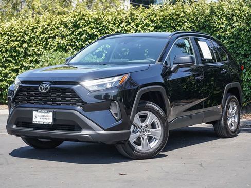 Used 2025 Toyota RAV4 LE AWD/4WD image 1