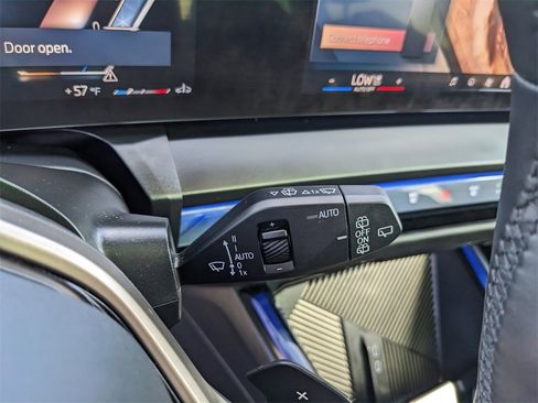 Used 2025 BMW X3 xDrive30i w/ Premium Package image 32