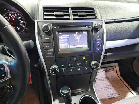 Used 2015 Toyota Camry SE FWD image 13