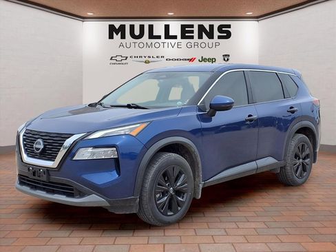Used 2022 Nissan Rogue SV FWD image 1