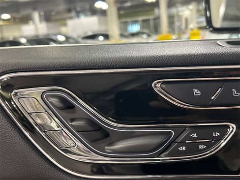 Used 2022 Lincoln Navigator Reserve image 20