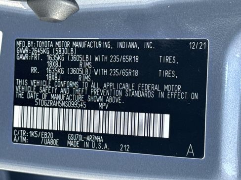 Used 2022 Toyota Highlander XLE FWD image 3