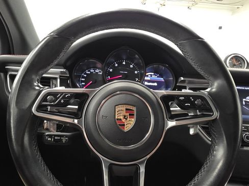 Used 2017 Porsche Macan AWD/4WD image 30