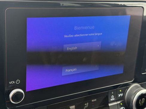 Used 2025 Toyota Highlander LE FWD image 18