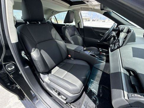 Certified 2025 Lexus ES 300h w/ Premium Package FWD image 26