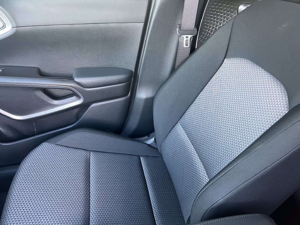 Used 2025 Kia Soul LX w/ LX Technology Package FWD image 29