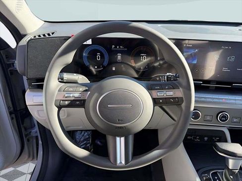 New 2026 Hyundai Kona SE image 18