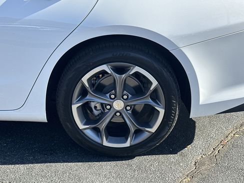 Certified 2024 Chevrolet Malibu LT image 15