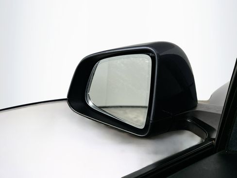 Used 2021 Tesla Model Y Long Range AWD/4WD image 16