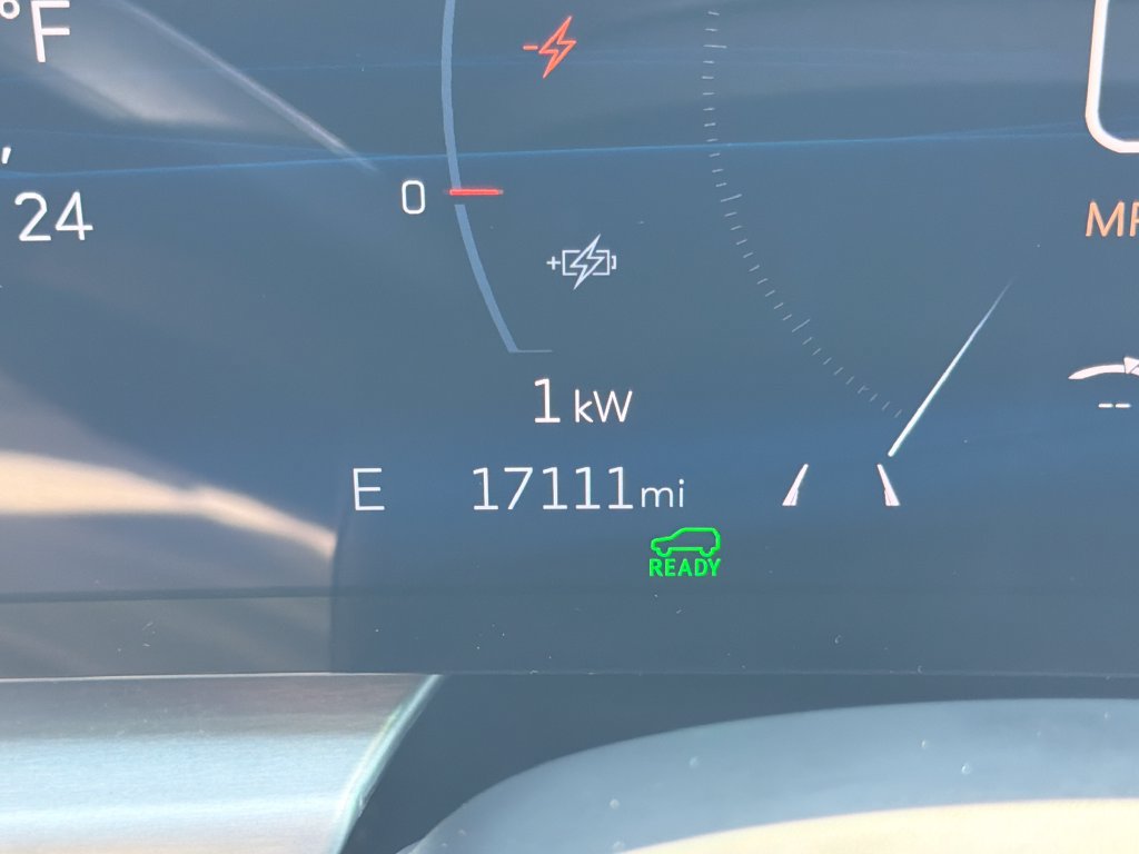Certified 2025 Cadillac Lyriq Luxury AWD/4WD image 20