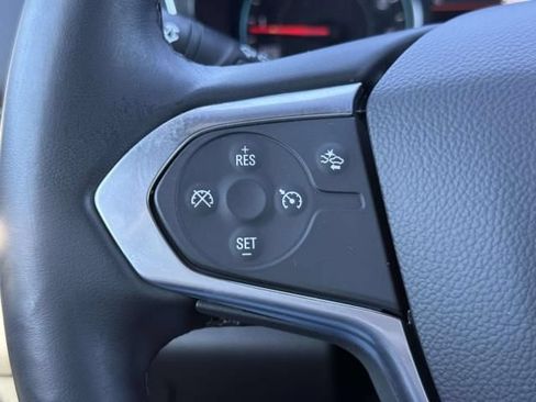 Used 2023 Chevrolet Traverse LT FWD image 22