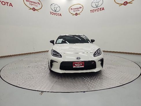 Used 2023 Toyota GR86 Premium RWD image 4