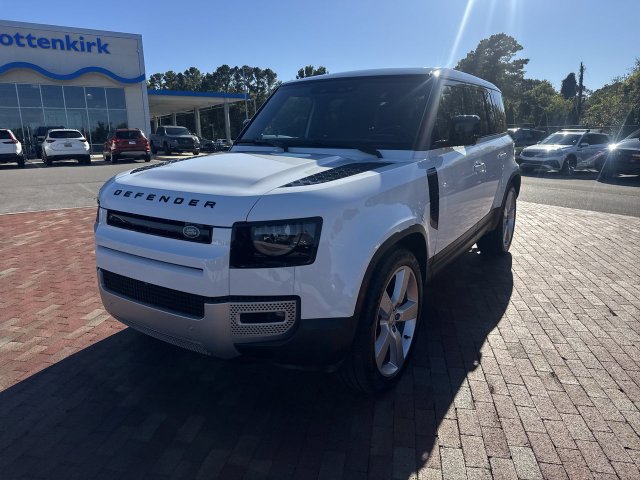 Used 2024 Land Rover Defender 110 SE AWD/4WD image 32