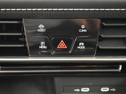 Used 2024 Volkswagen Atlas Cross Sport SEL R-Line AWD/4WD image 24