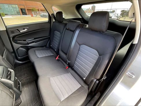 Used 2022 Ford Edge SE w/ Black Appearance Package image 29