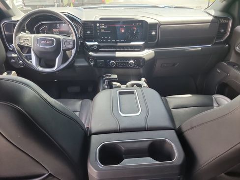 Used 2022 GMC Sierra 1500 SLT w/ SLT Premium Plus Package AWD/4WD image 11