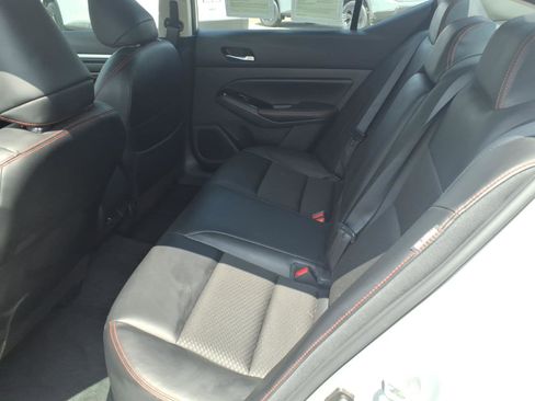 Certified 2023 Nissan Altima 2.5 SR FWD image 10