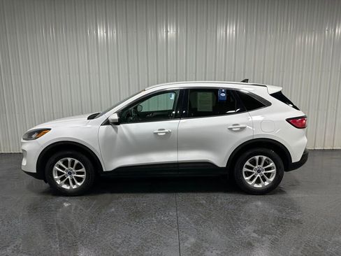 Used 2020 Ford Escape SE image 4