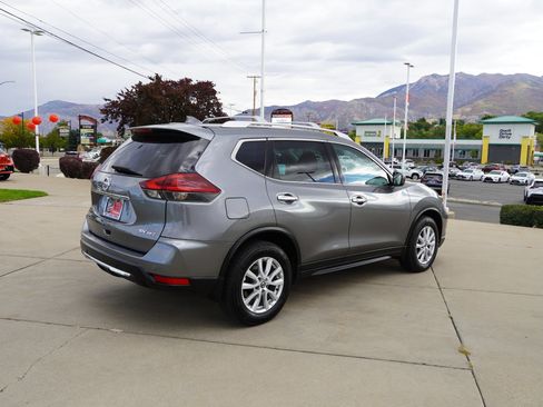 Used 2020 Nissan Rogue SV image 8