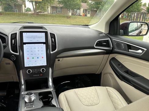 Certified 2024 Ford Edge Titanium AWD/4WD image 26