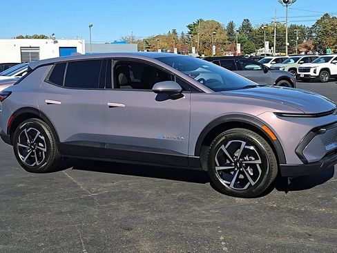 New 2026 Chevrolet Equinox EV LT image 6