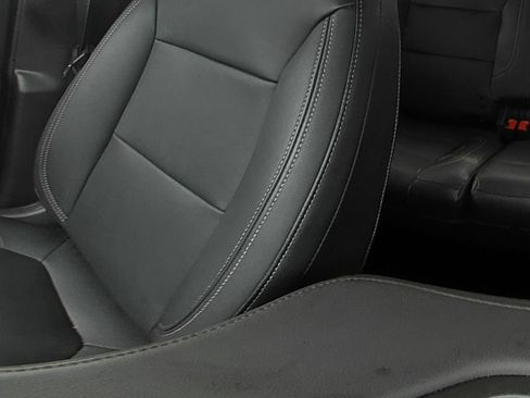 Used 2020 Chevrolet Silverado 1500 Custom w/ Custom Value Package AWD/4WD image 12