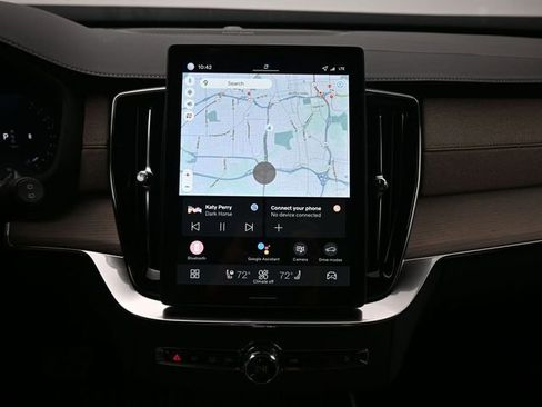 New 2026 Volvo XC90 B6 Plus w/ Protection Package Premier image 13