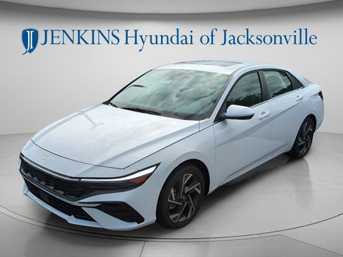 New 2025 Hyundai Elantra SEL FWD image 7