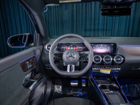 Certified 2025 Mercedes-Benz GLA 250 image 15