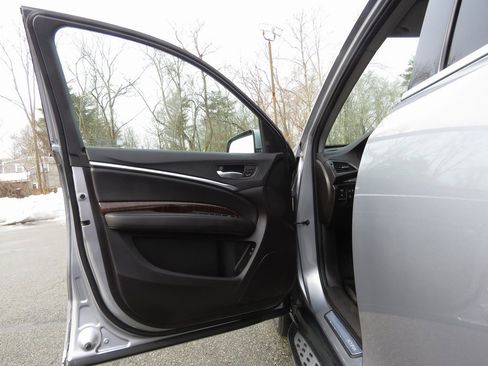 Used 2017 Acura MDX SH-AWD w/ Technology Package image 9