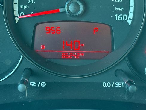 Used 2013 Volkswagen Beetle 2.5 image 25