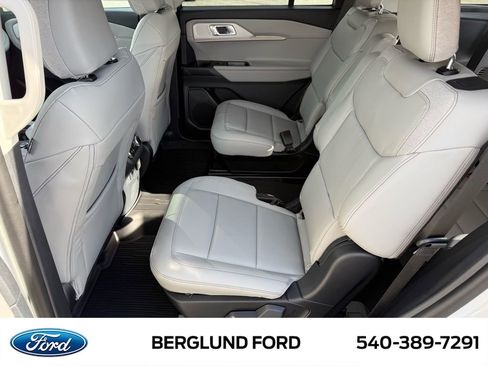 New 2026 Ford Explorer Active w/ Active Comfort Package image 8