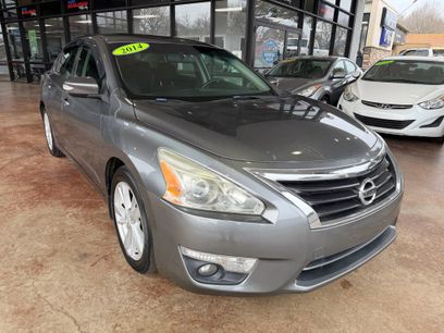 Used 2014 Nissan Altima 2.5 SV w/ Convenience Package