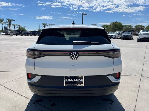Used 2024 Volkswagen ID.4 Pro AWD/4WD image 9