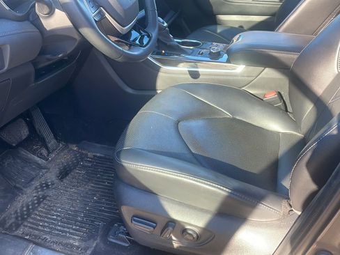 Used 2023 Toyota Highlander Platinum image 15